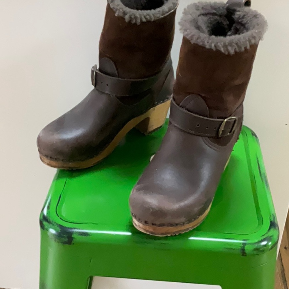 Vollsjo shearling lined clog boot